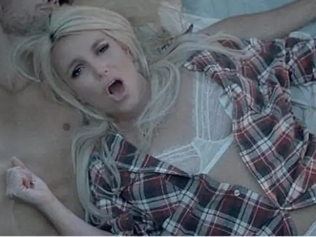 Britney Spears aparece muy sexy y en ropa interior en su nuevo videoclip