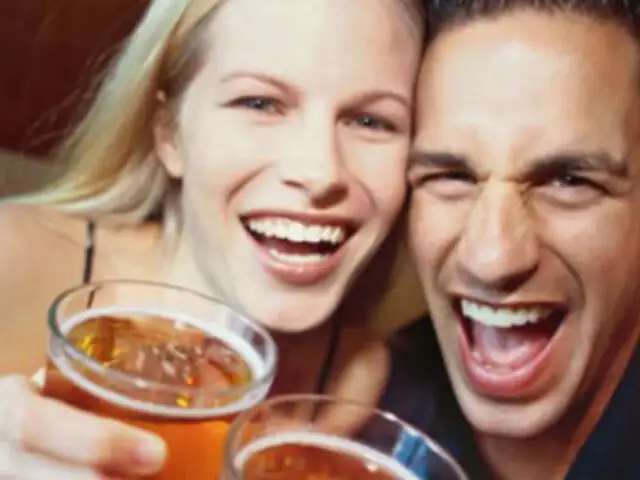 Estudio revela que bebedores viven más que los abstemios