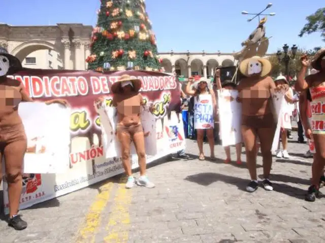 Trabajadoras protestaron por calles de Arequipa bañadas en chocolate