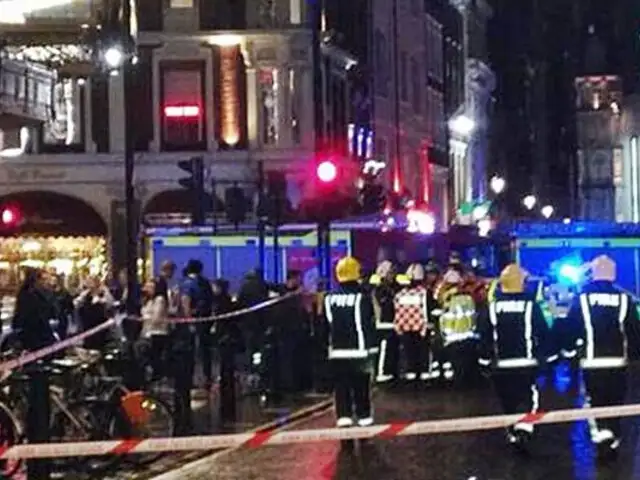 Londres: techo del teatro Apolo colapsa en plena función dejando casi 90 heridos