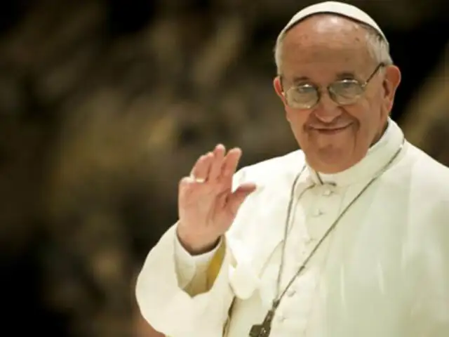 Papa Francisco emplaza a la Curia Romana a dejar los 'chismes'
