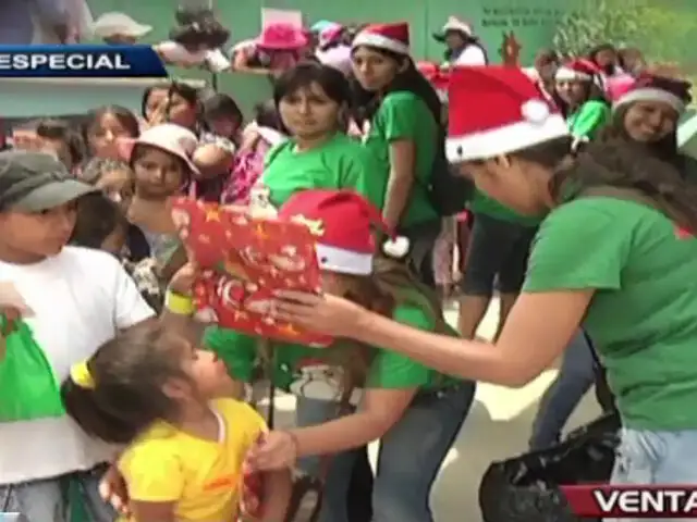 Educadoras cumplieron sueño de Navidad de los niños de Lomas de Ventanilla