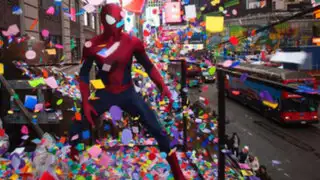 Spiderman decepciona a fanáticos: no pudo evitar caída de periodista en vivo