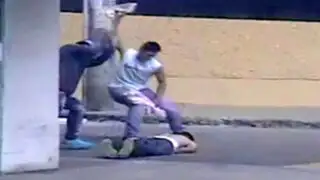VIDEO: pandilleros propinan brutal golpiza a joven en Surquillo
