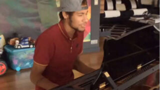 VIDEO: Neymar sorprende con su gran talento para tocar el piano