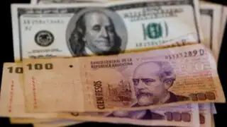 Argentina autorizó la compra de dólares tras fuerte devaluación