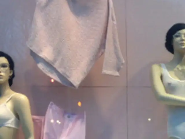 Maniquíes con vello púbico en tienda de lencería desatan polémica en EEUU