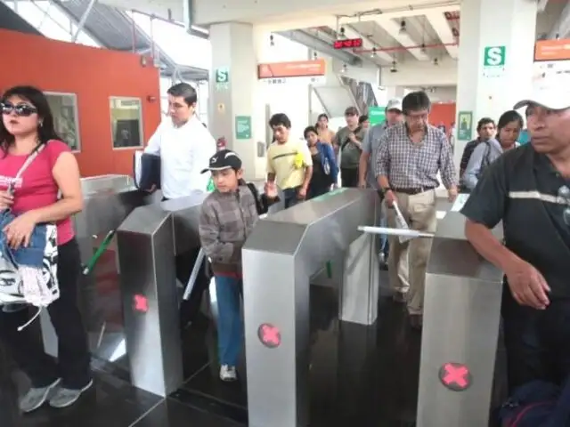 Familias podrán seguir usando tarjetas compartidas en Metro de Lima