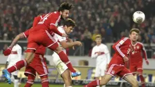 Claudio Pizarro estuvo en la goleada por 5-1 del Bayern ante el Frankfurt