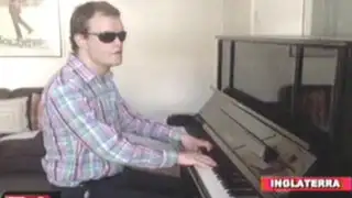 Inglaterra: joven autista y ciego se convierte en todo un genio del piano