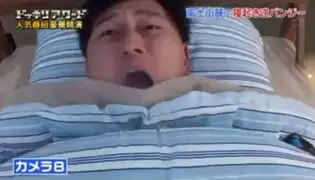 VIDEO: comediante ebrio cae en cruel y espectacular broma de TV japonesa