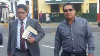 Alcalde Burgos llegó a la Dirincri para indagar  sobre la muerte de su hijo