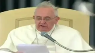 VIDEO: mira la ‘broma’ que le jugó el viento al Papa Francisco