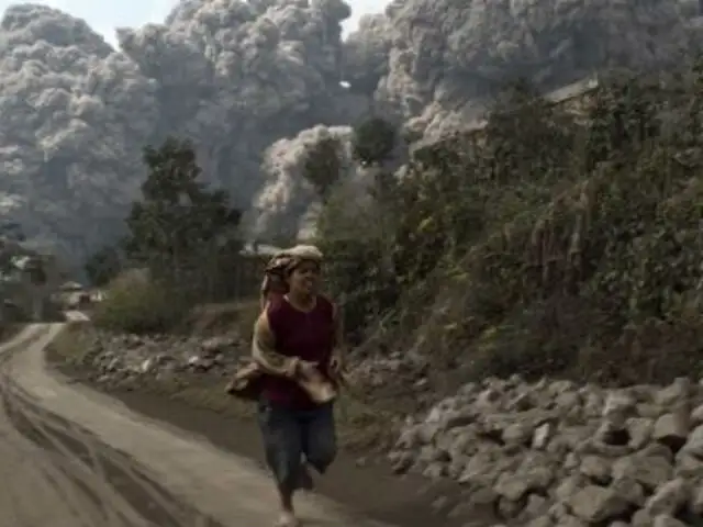 Al menos 14 muertos tras erupción de volcán en el oeste de Indonesia