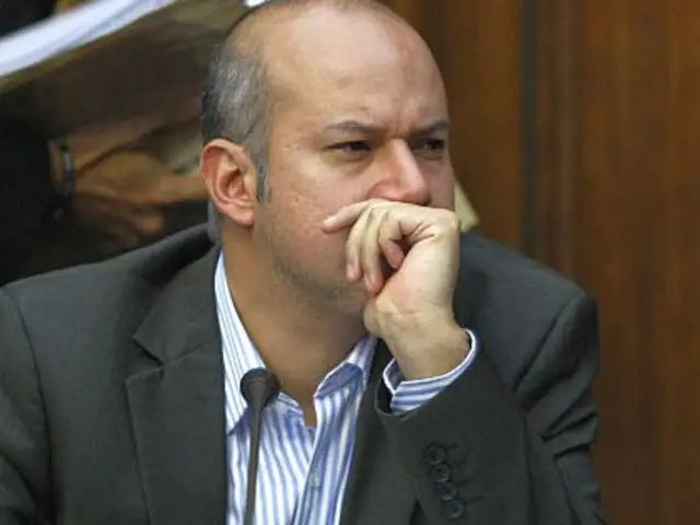 Critican que comisión Óscar López Meneses haya contratado 17 asesores