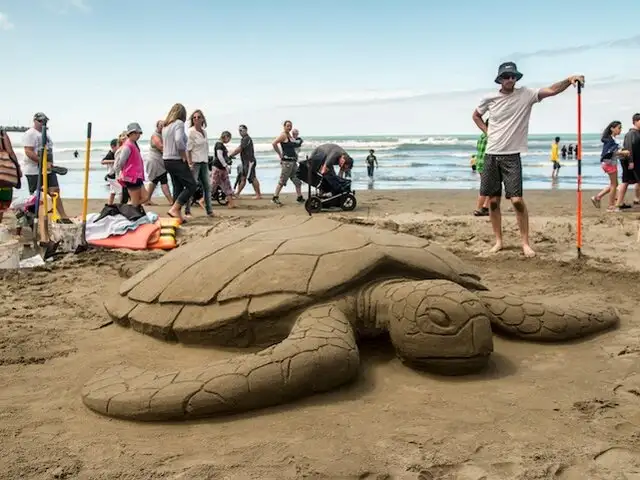 FOTOS: increíbles esculturas de arena que veraneantes hacen en las playas