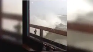 VIDEO: gigantesca ola se estrella contra restaurante en EEUU