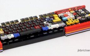 Diseñan primer teclado para computadora hecho solo con piezas de Lego