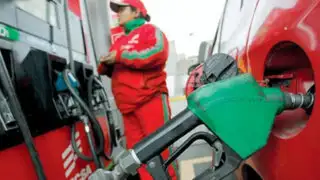 Precios de combustibles siguen bajando en grifos de Lima