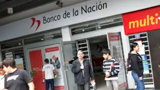 Trabajadores continúan protesta por supuesta privatización del Banco de la Nación