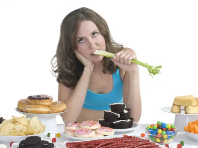 FOTOS: 10 típicos errores que todas cometen cuando están a dieta