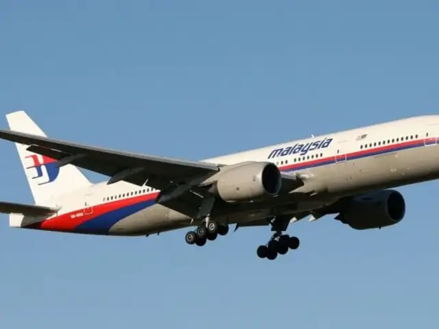 Avión con 239 personas a bordo desaparece en mar de Malasia