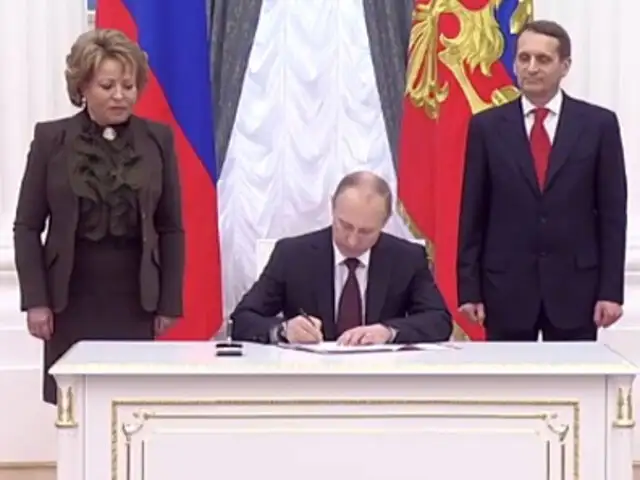 Vladímir Putin firma ley sobre adhesión de Crimea y Sebastopol a Rusia