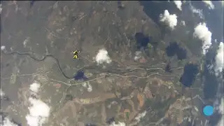 VIDEO: paracaidista graba el paso de un meteorito durante su lanzamiento