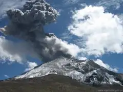 Moquegua: captan impresionantes imágenes de explosión del volcán Ubinas