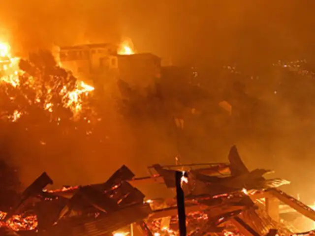 Chile: al menos 16 muertos y más de 1000 viviendas destruidas tras incendio