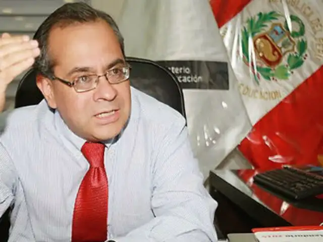Ministro Saavedra advierte interés político de Patria Roja en paro del Sutep