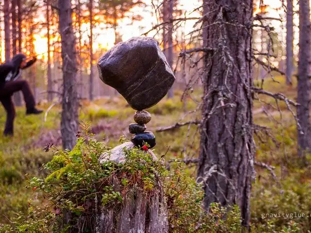 FOTOS: el arte del equilibrio de rocas a un nivel que parece imposible