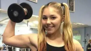 Rusa de 14 años sorprende al mundo levantando pesas de 100 kilos