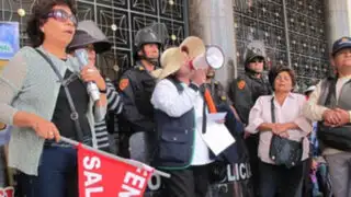 Arequipa: empleados del ministerio de Salud irrumpieron en Palacio Municipal