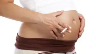Entérese cuáles son las consecuencias de fumar durante el embarazo