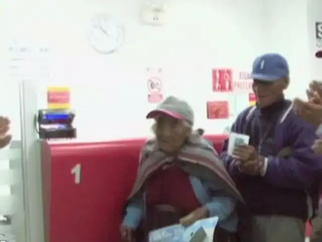 Huancavelica: anciana de 116 años cobró por primera vez bono de Pensión 65