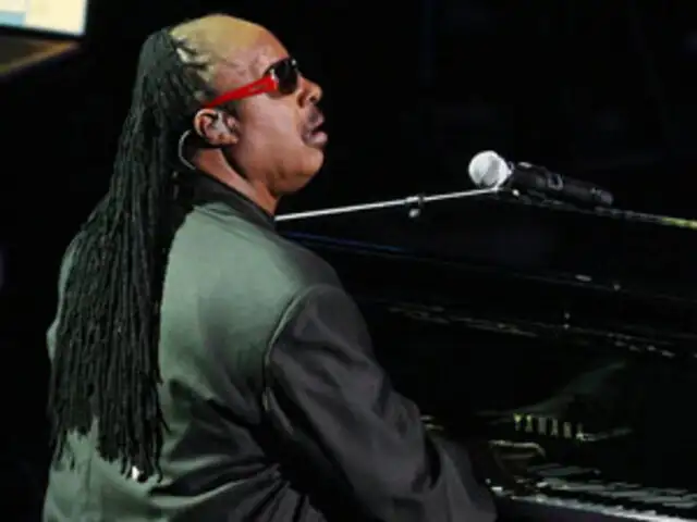 Estados Unidos: cantante Stevie Wonder festejó su cumpleaños número 64