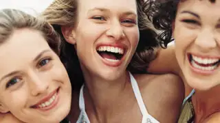 Investigadores recomiendan sonreír para mejorar memoria y reducir efectos del estrés