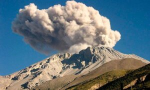 Arequipa: registran explosión en Volcán Sabancaya
