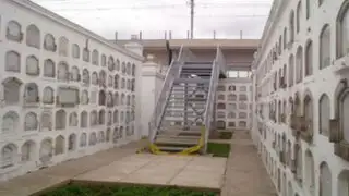 Polémica por escalera del Metro de Lima que ingresa a cementerio