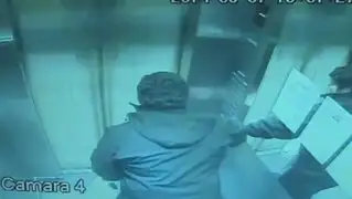 Chile: ascensor descontrolado se estrelló contra azotea con un hombre dentro