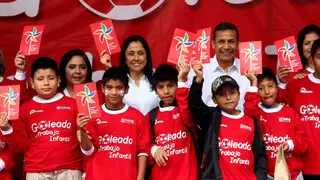 Opositores de Ley Servir reclamaron a Ollanta Humala durante campaña social