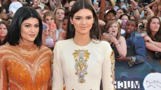 FOTOS: hermana menor de Kim Kardashian se lució sin ropa interior en evento