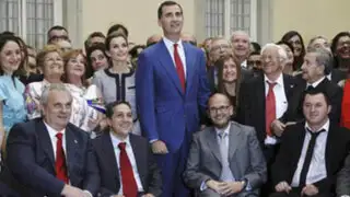 Los reyes de España se reúnen por primera vez con colectivos homosexuales