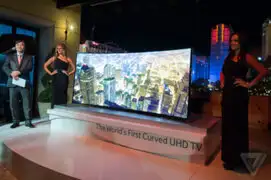 Samsung asombra con lanzamiento de TV Ultra HD con pantalla curva