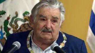 VIDEO: José Mujica llama a la FIFA "una manga de viejos hijos de p..."