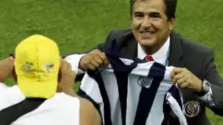 Alianza Lima agradece a Jorge Luis Pinto por mostrar su camiseta en Mundial