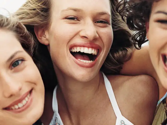 Investigadores recomiendan sonreír para mejorar memoria y reducir efectos del estrés