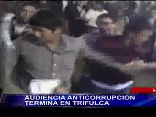 Intentan agredir a presidente regional de Lima durante audiencia en Huacho