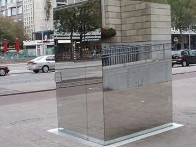 FOTOS: ¿por qué solo los valientes se atreven a entrar a esta caseta de vidrio?